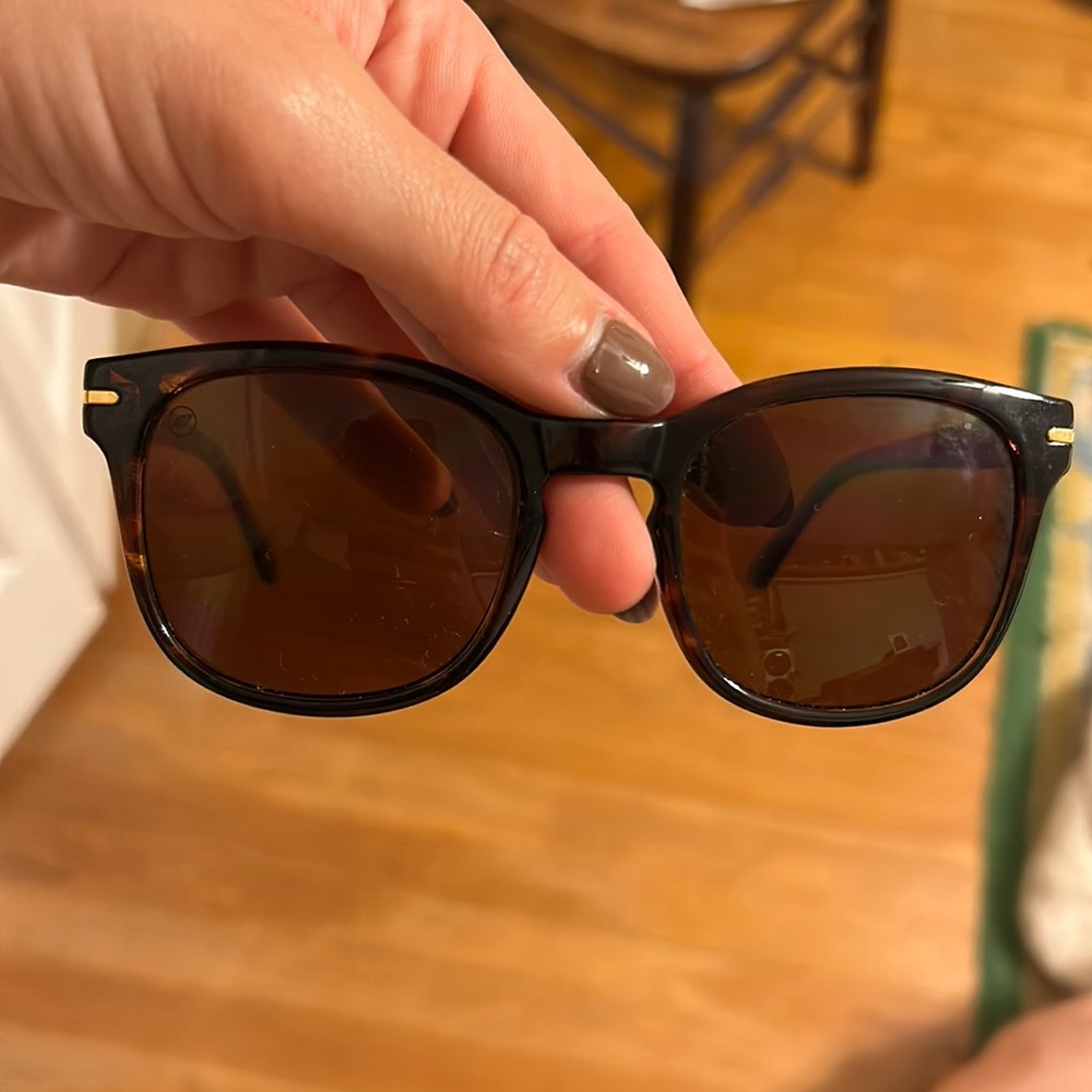 Used electric sunglasses